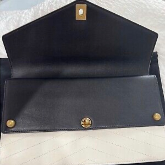 NWT Authentic 19C CHANEL Classic Black White Quilted Envelope Flap Hand Bag New - Picture 2 of 13